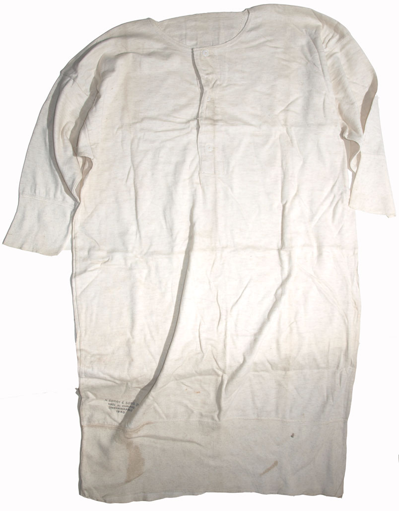 1940 dated Short sleeved vest £35